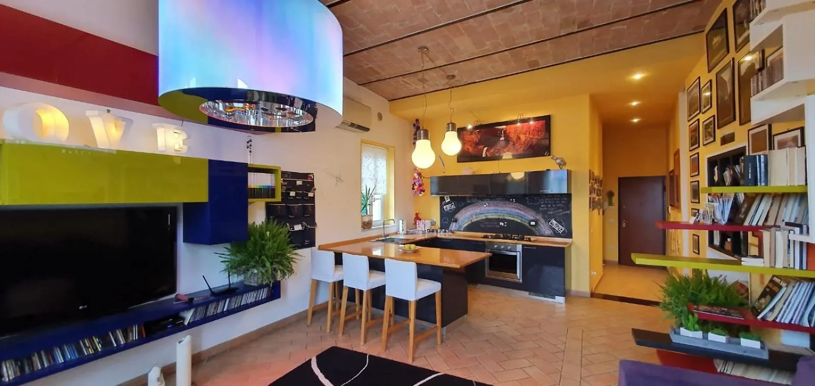 Apartment Maison Mavu: Central Stay with Fiber Wi-Fi, Near Jazz Arena Perugia Italy