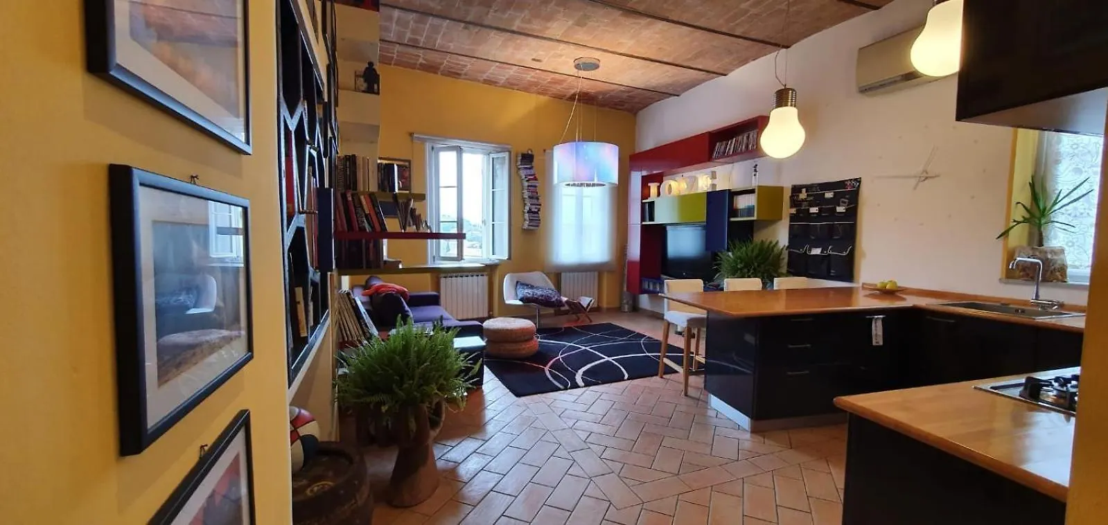 Maison Mavu: Central Stay with Fiber Wi-Fi, Near Jazz Arena Perugia Apartment